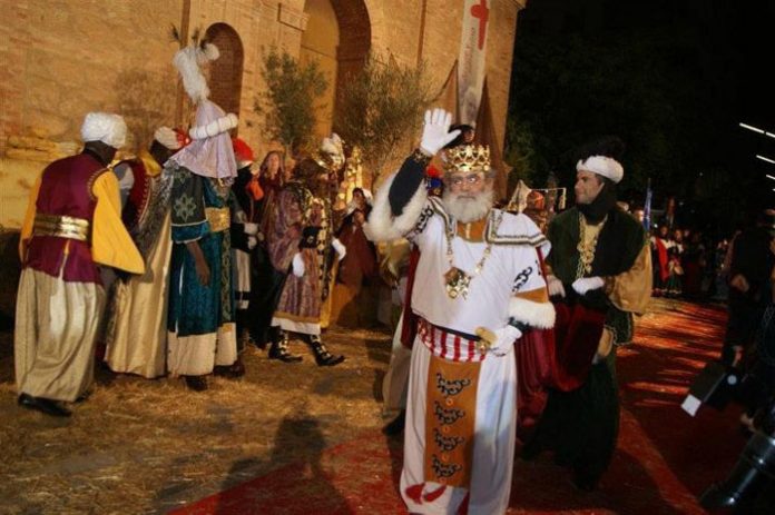 The 3 Kings outside the main church in the town centre