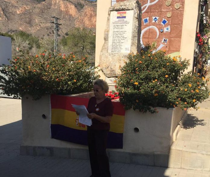 Atheneo Socio Cultural Viento del Pueblo Remembering the 17 republicans shot in 1939 in Orihuela cemetery