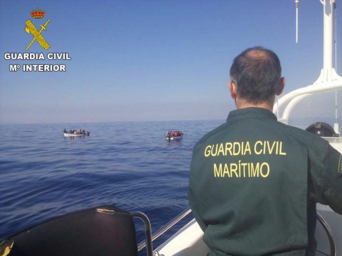 Guardia Civil intercept 21 immigrants off Torrevieja