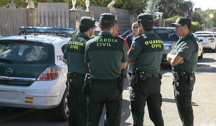 Guardia-chatting Dommeren løslater ni betjenter i sivilgarden mot kausjon