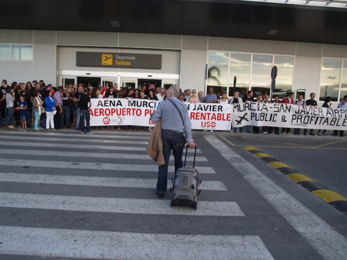 A demonstration organised by the Platform and the unions against the closure of San Javier, which is now imminent.