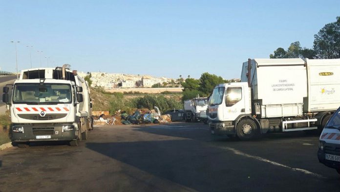 Four new waste collection trucks for Orihuela