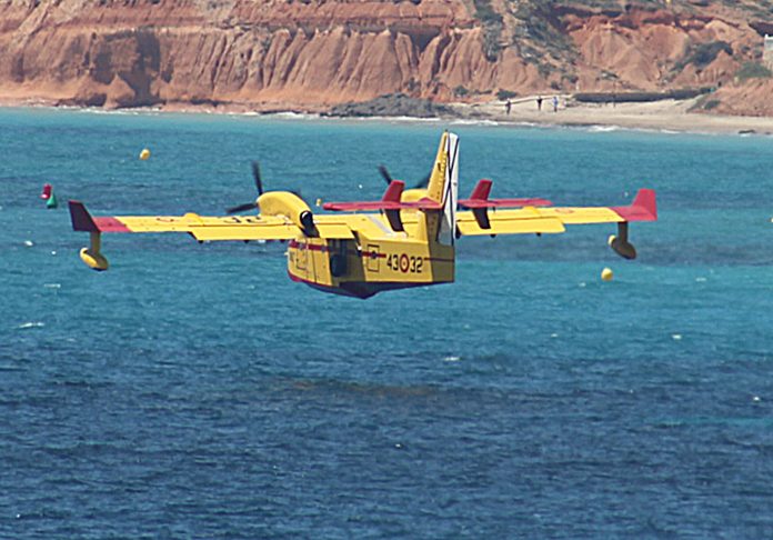 Low flying manoeuvres over Torrevieja