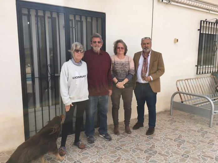 The photo shows Noel and Christine Payne with their lawyer,Gerardo Vazquez, and Maura Hillen