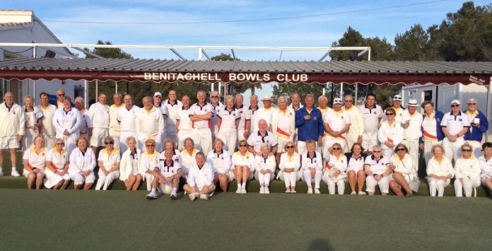 BBC Benitachell Bowls Club contra Chatham Civil Service Touring Team.