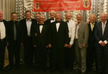 LOS AMIGOS DE MAZARRON FC 10e GALAWEEK VIERING De voetbalberoemdheden met Gary Marshall, Los Amigos-president Alan Lyle en evenementenorganisator Dave Capper