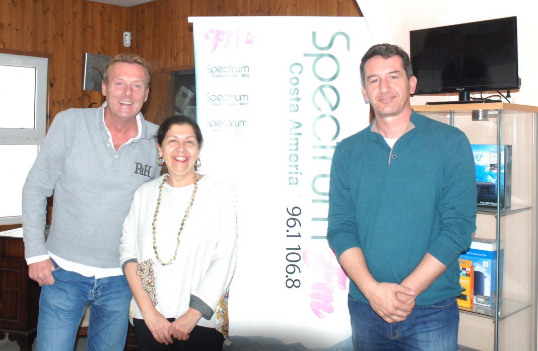 ROSA MARIA CANO, EMMANUEL AGUERO EN RADIO SPECTRUM Mojácar’s Mayor talks on Spectrum Radio’s "Almería Today"