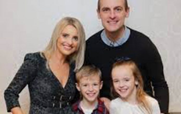 Oran Kearney and his wife Lauren with their two children. Photo: Twitter.