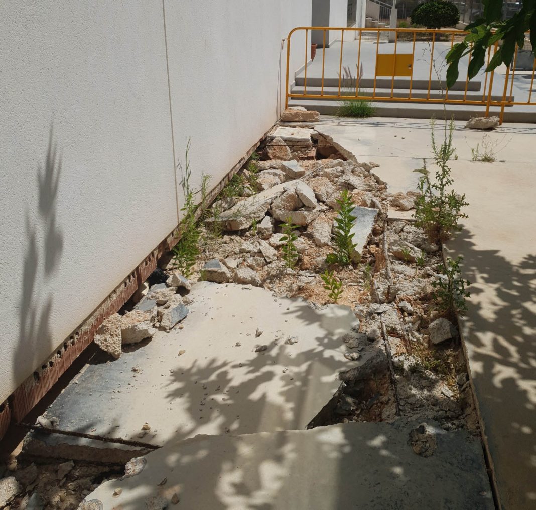 Subsidence1 Is Orihuela Costa’s Civic Centre about to crash down?