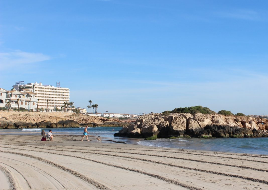 Man dies after overturning boat at Cala Capitán