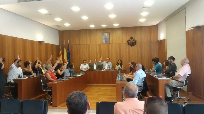 No surprise as PP and Cs approve Orihuela Municipal salaries