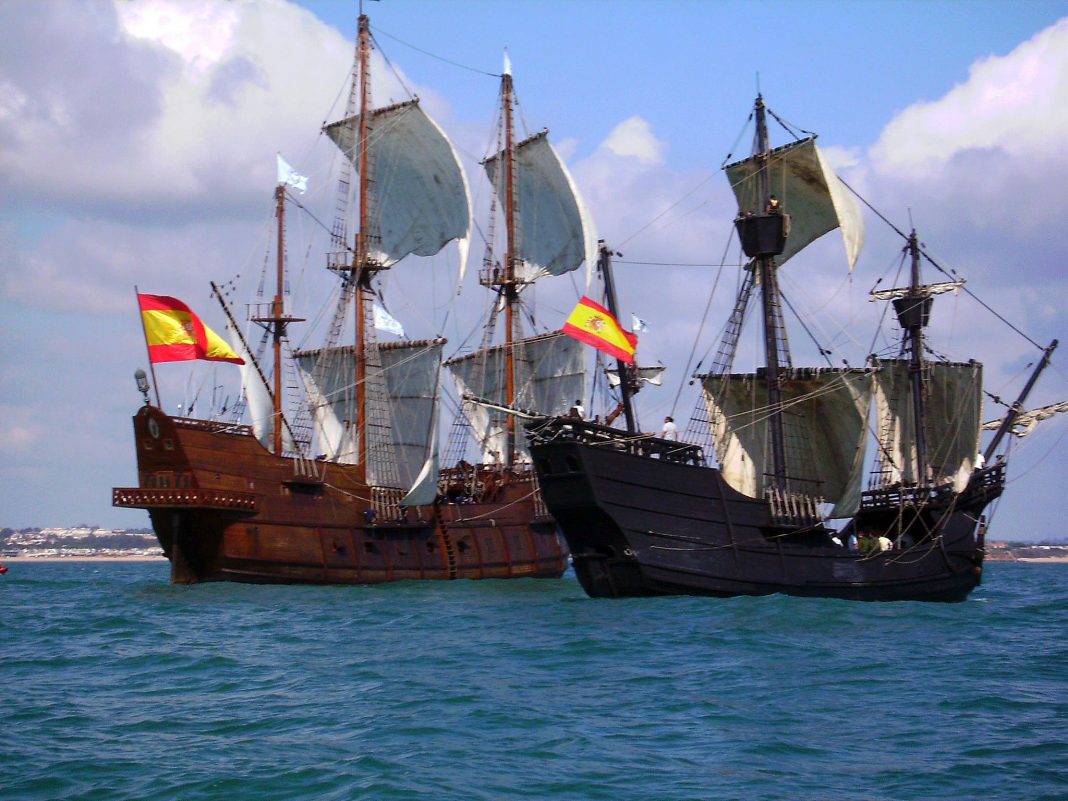 Replicas of Nao Victoria and the Galeón España arrive in Torrevieja