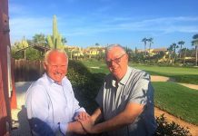 Desert Springs aprirà la "Comunità per adulti attivi" Jan Olav Frestad, fondatore di Ambera (a sinistra) con Peter Goodhall, amministratore delegato di The Almanzora Bay Group, alla firma dei contratti al Desert Springs Resort