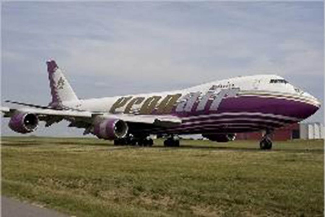 747 Jumbo jet abandoned at Valencia airport