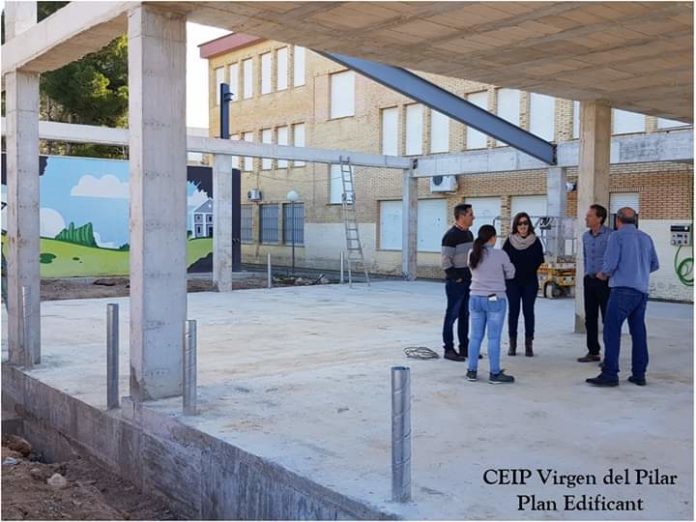 Mayor Jose Manuel Butron (left) at the CEIP Virgen del Pilar works €1,500,000 Plan Edificant