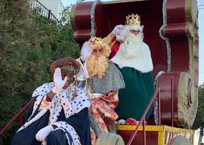 The Three Kings visit Mojácar bearing gifts