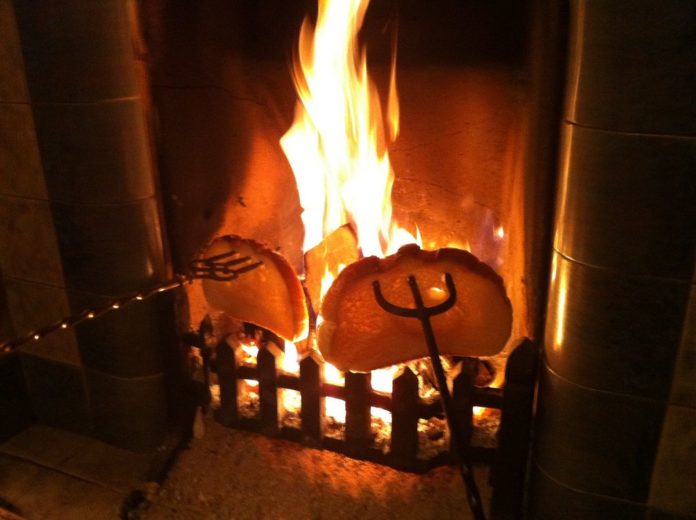 Toast by the fire in Los Montesinos - childhood memories