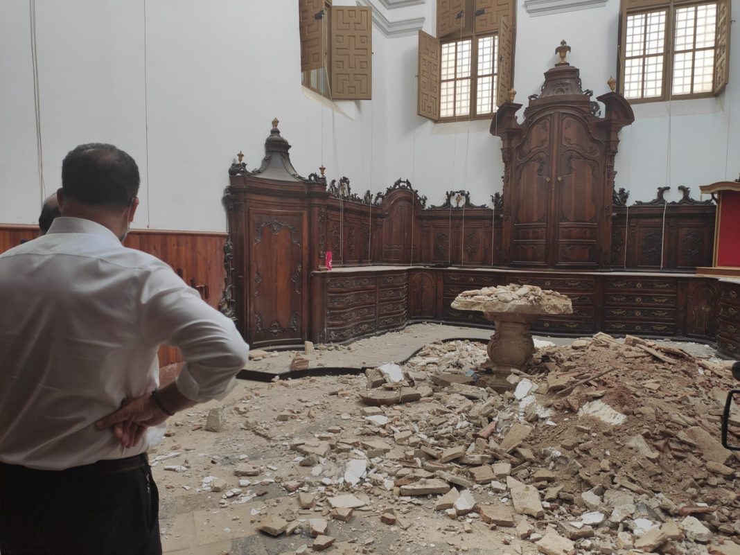 Las Santas Justa y Rufina church roof collapses