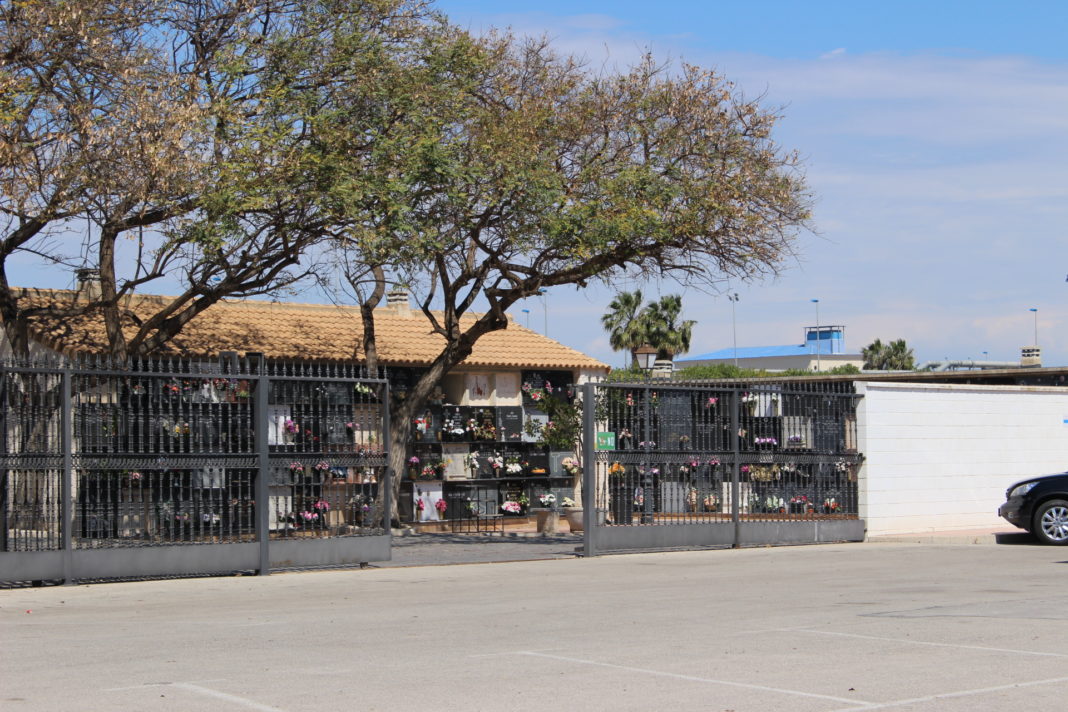 Torrevieja and La Mata cemeteries reopen to visitors