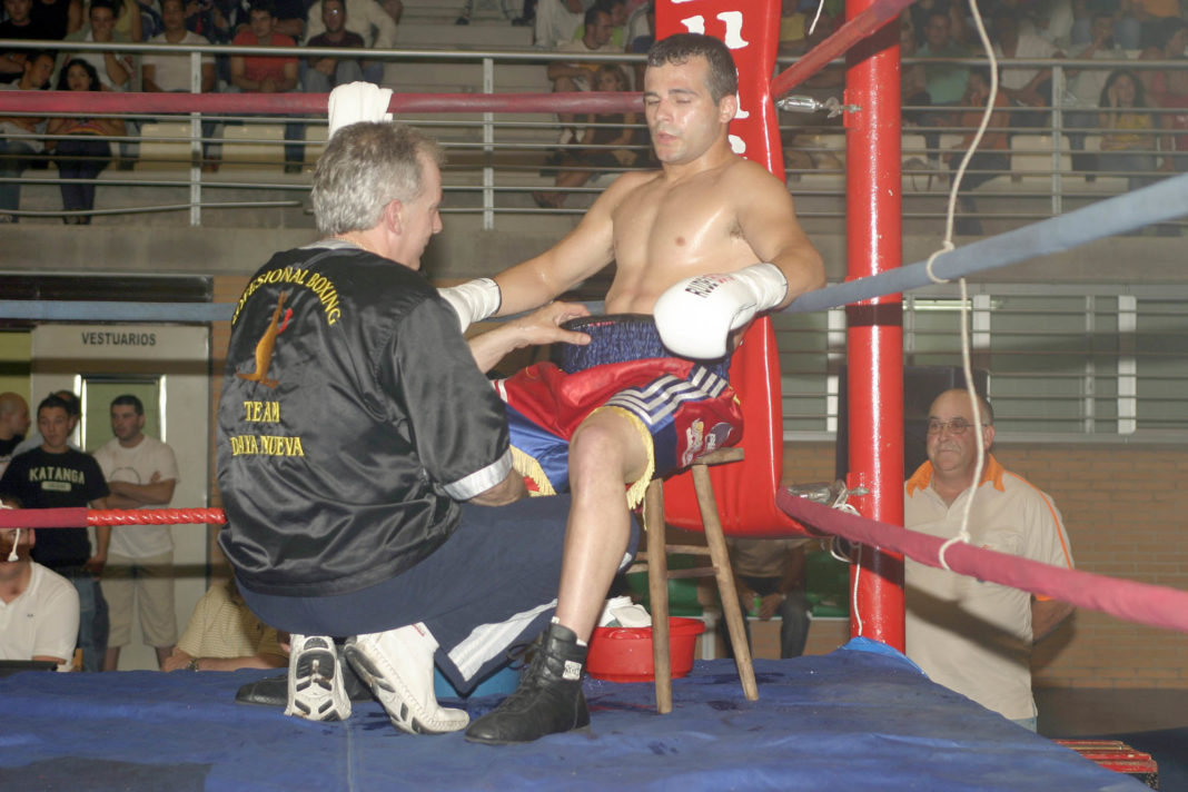 Daya Nuevo’s "Kiko" Martínez boxing in his home town during his early career