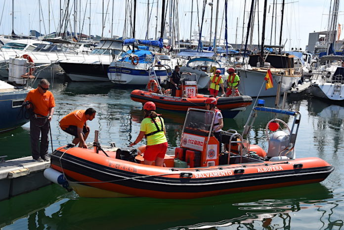 Crew rescued from grounded boat close to San Pedro