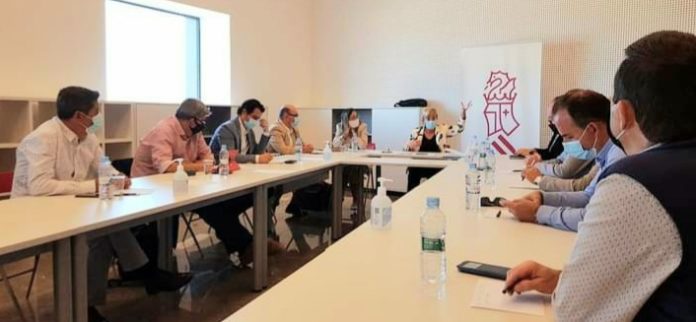 Regional Mayors meet with Minister of Health to discuss Torrevieja Hospital