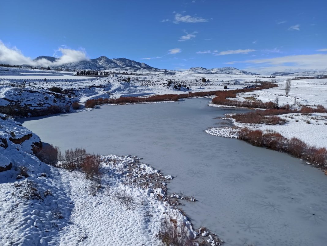 The Embalse de La Risca, Murcia, was completey frozen over