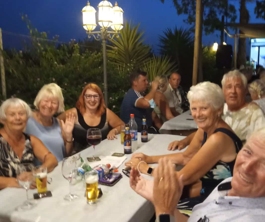 Pantomimers enjoy a ‘Summer Social’