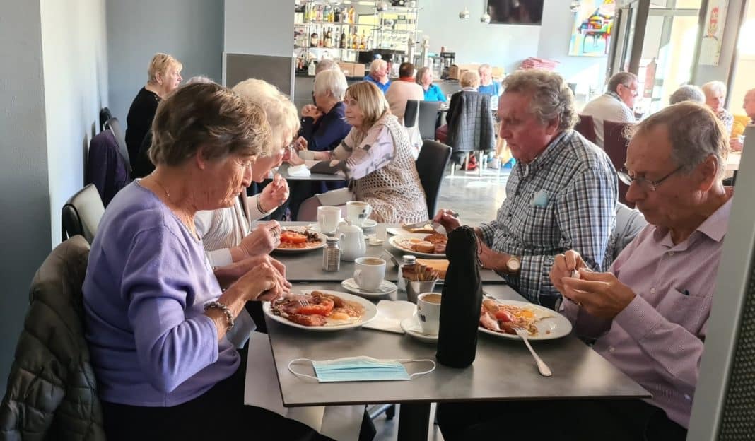 Veterans tuck in at The Captain’s Table