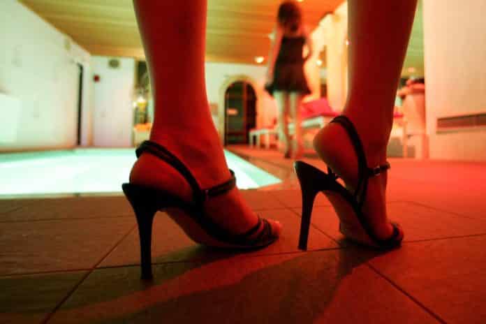 The Valencian Community assumes the commitment to lead the process to abolish prostitution in Spain