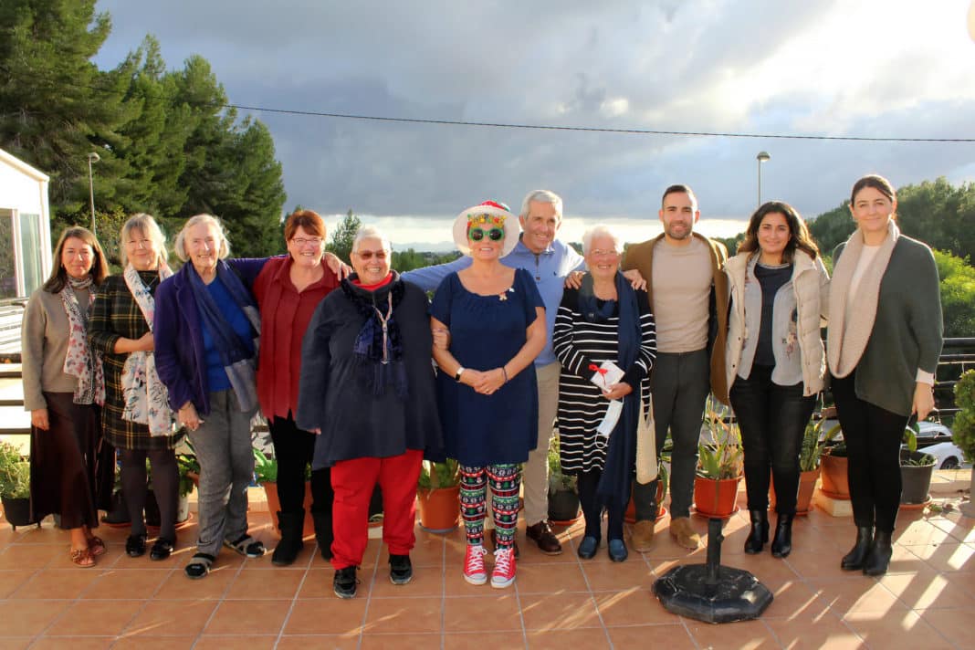 Mayor thanks volunteers at Campoverde Library