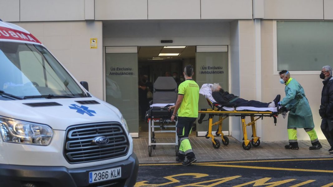 Hospitals to Remain Closed to Visitors