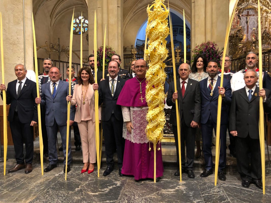 Bishop Munilla attends his first Palm Sunday in Orihuela