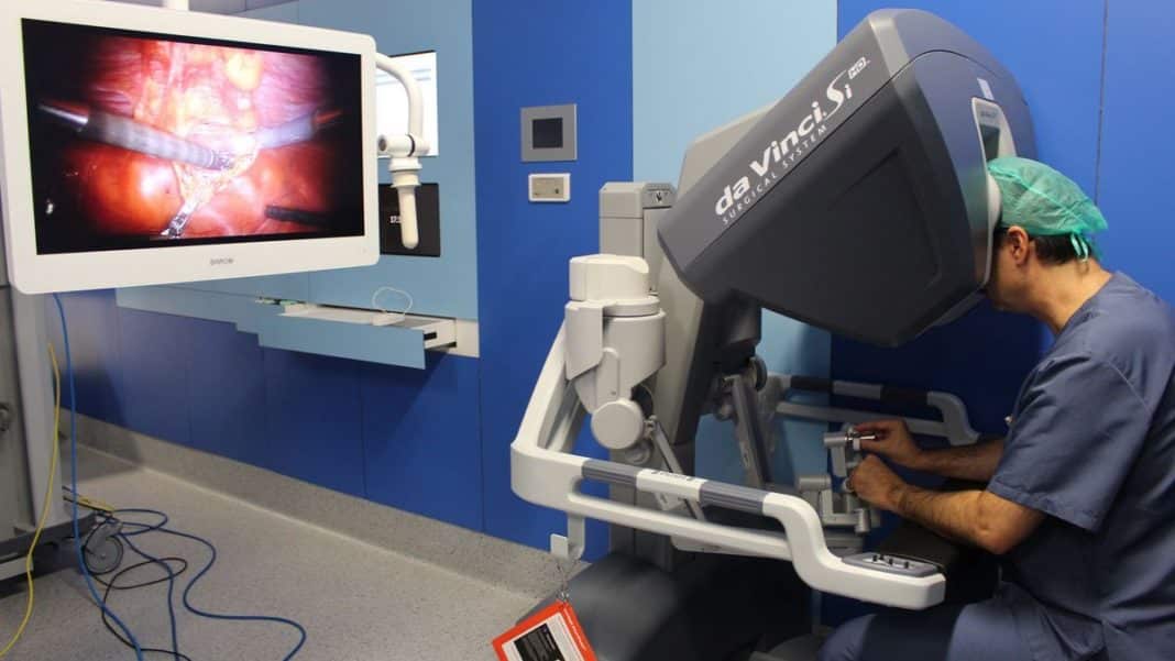 Valencian Health buys three Da Vinci "robotic surgeons"