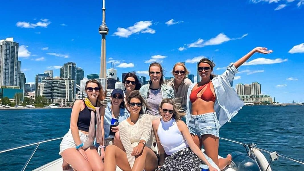 Explore Toronto's Waterways with Unforgettable Boat Rental Adventures