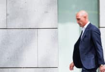 Le verdict de Rubiales est rendu contre l'ancien sélectionneur de l'équipe nationale espagnole L'ancien président du club de football espagnol, Luis Rubiales, a été reconnu coupable d'agression sexuelle sur Jenni Hermoso.