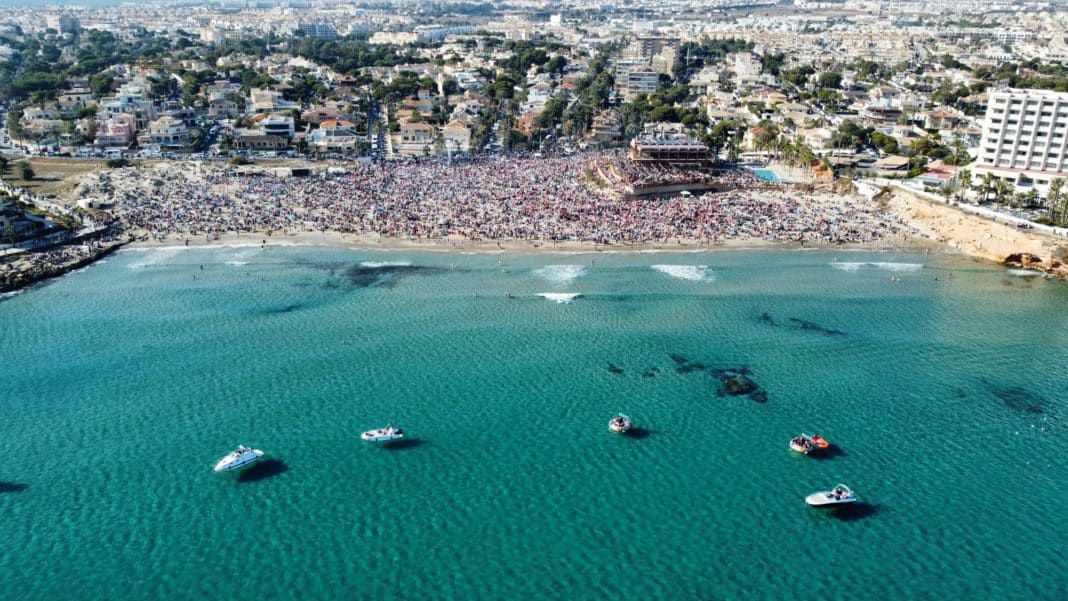 Santa Claus delivers plenty of holiday spirit to La Zenia Beach