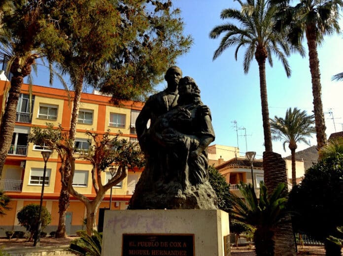 Miguel Hernandez Statue in Cox