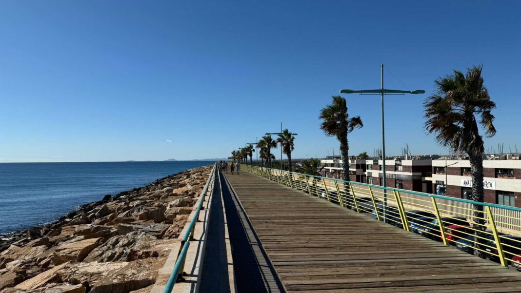 Levante breakwater