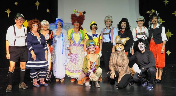 The countdown has begun to this year’s Adapt pantomime “Snow White and the 7 Guiris”- a hilarious take on the traditional story performed in both English and Spanish.