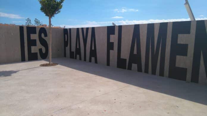 Parents of students at IES Playa Flamenca have again raised alarms about a significant drug trafficking issue near the school.