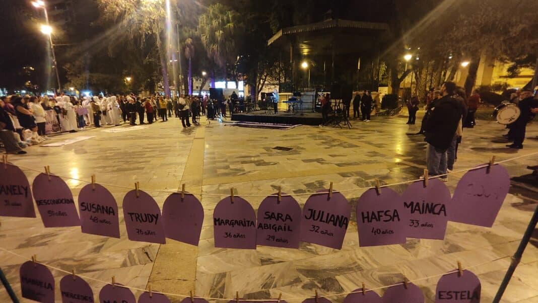 On Monday, hundreds gathered in Orihuela to protest against "machista violence" following the tragic murder of 15-year-old Cloe