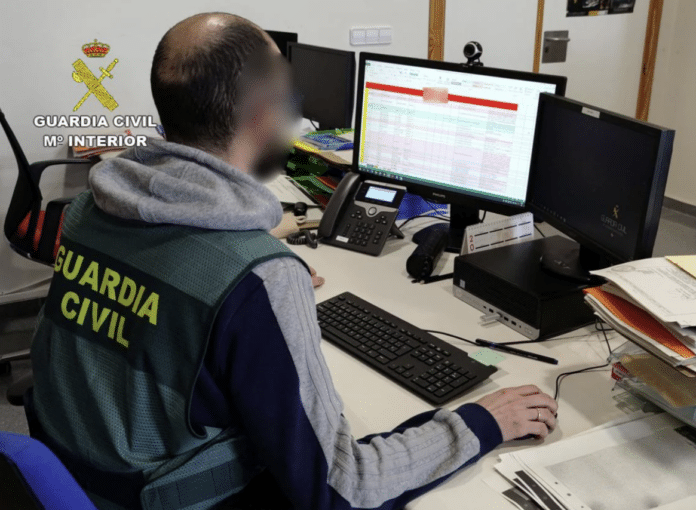 Two Moroccan men in San Javier were arrested for defrauding three compatriots