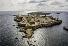 Alicante Rules Out Tourism Limits in Tabarca The Alicante City Council, led by the Popular Party (PP), has decided against imposing restrictions on visitor numbers to Tabarca. Instead, they aim to reduce congestion through de Seasonalisation.