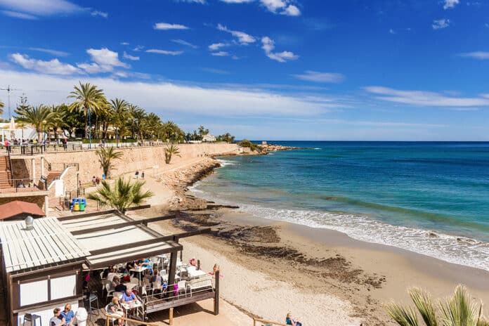 It has been two summers since the residents of the beaches of Punta Prima, Cala Mosca and Cala Estaca were left without a beach bar