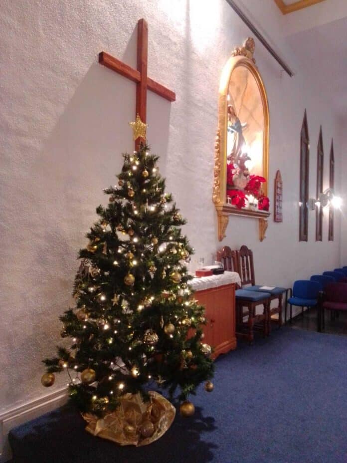 Preparing for Christmas at Ss Peter and Paul, Torrevieja