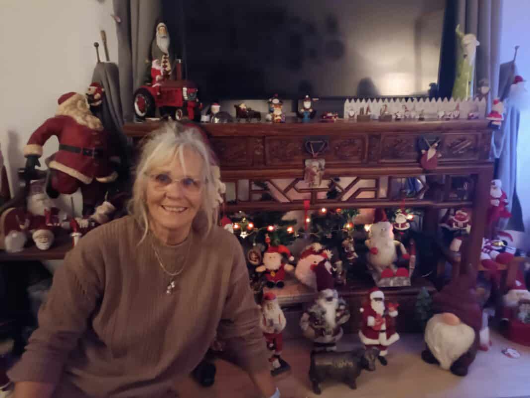 Sam welcomed people into her home to share with them her collection of over 600 Father Christmas figures and artifacts.