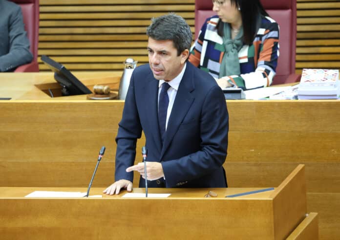 Speaking during a control session at Les Corts, Mazón emphasised that the aid will be processed with "no requirements", ensuring swift support for affected individuals.