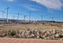 Internasjonale kjøpere dominerer over 80 % av eiendomsmarkedet i Alicante Bare i Torrevieja kjøpte utenlandske kjøpere 3,117 2024 boliger i første halvdel av XNUMX, ifølge data fra Notarialkollegiet i Valencia.