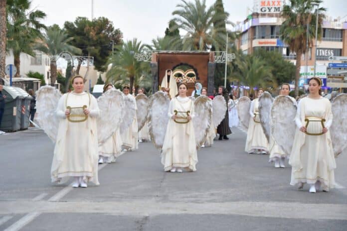 On Sunday evening we witnessed the most magical night of Christmas for everyone in Spain, especially children, when the three Wise Men or Kings visited houses and left presents for everyone.